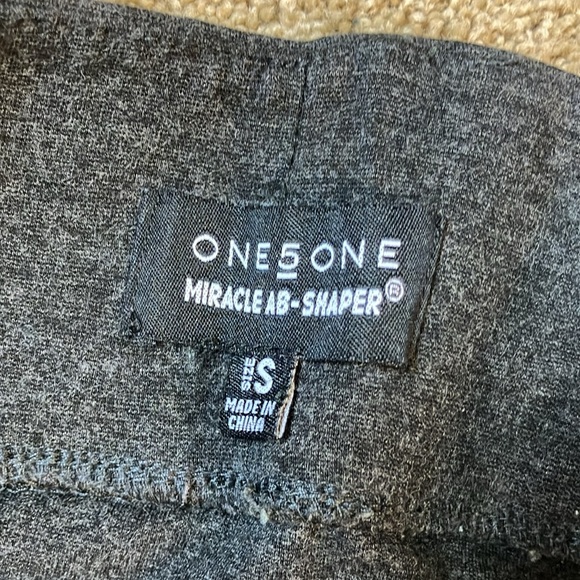 One 5 One metrical ab-shaper women’s size s stretchy gray leggings - Picture 3 of 4
